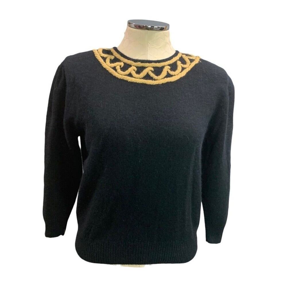 Medium Petite Andrea Gayle Women's Vintage 1990s Fittted Lambswool Angora Sweate